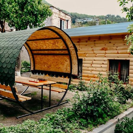 Hayi Tun Guest House Горис Екстериор снимка