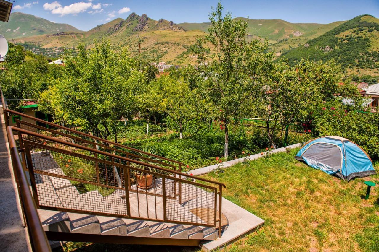 Hayi Tun Guest House Горис Екстериор снимка
