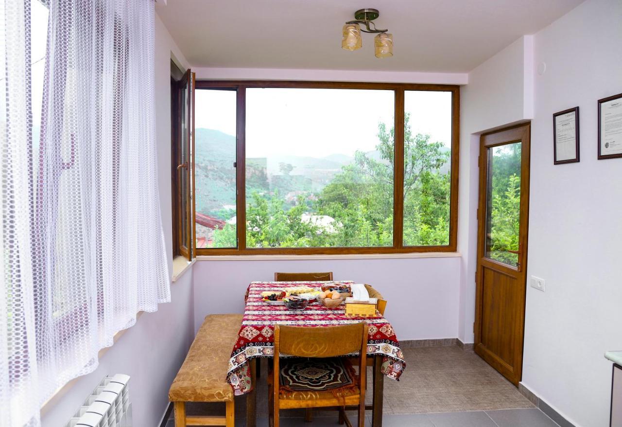 Hayi Tun Guest House Горис Екстериор снимка