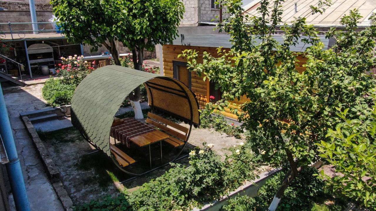 Hayi Tun Guest House Горис Екстериор снимка