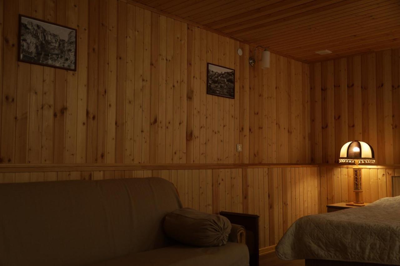 Hayi Tun Guest House Горис Екстериор снимка