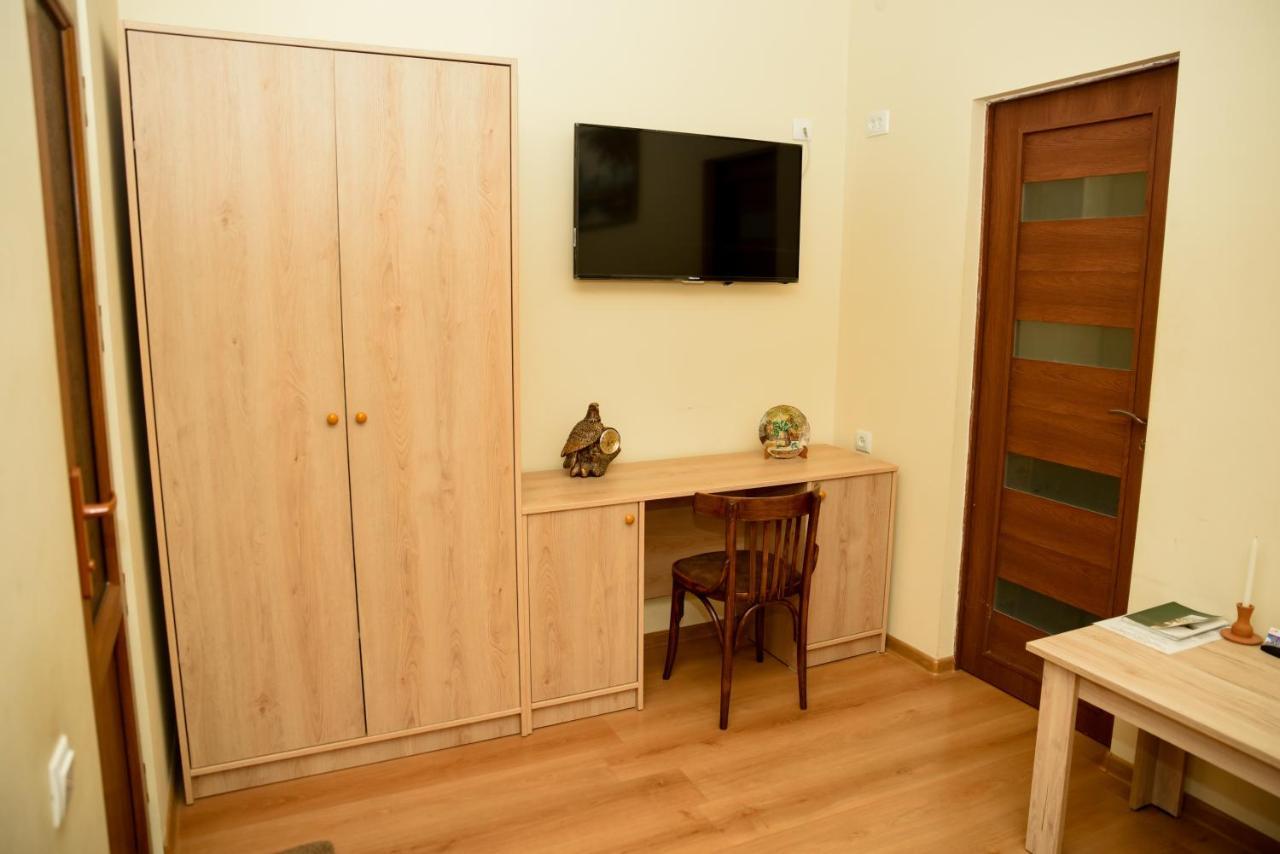Hayi Tun Guest House Горис Екстериор снимка