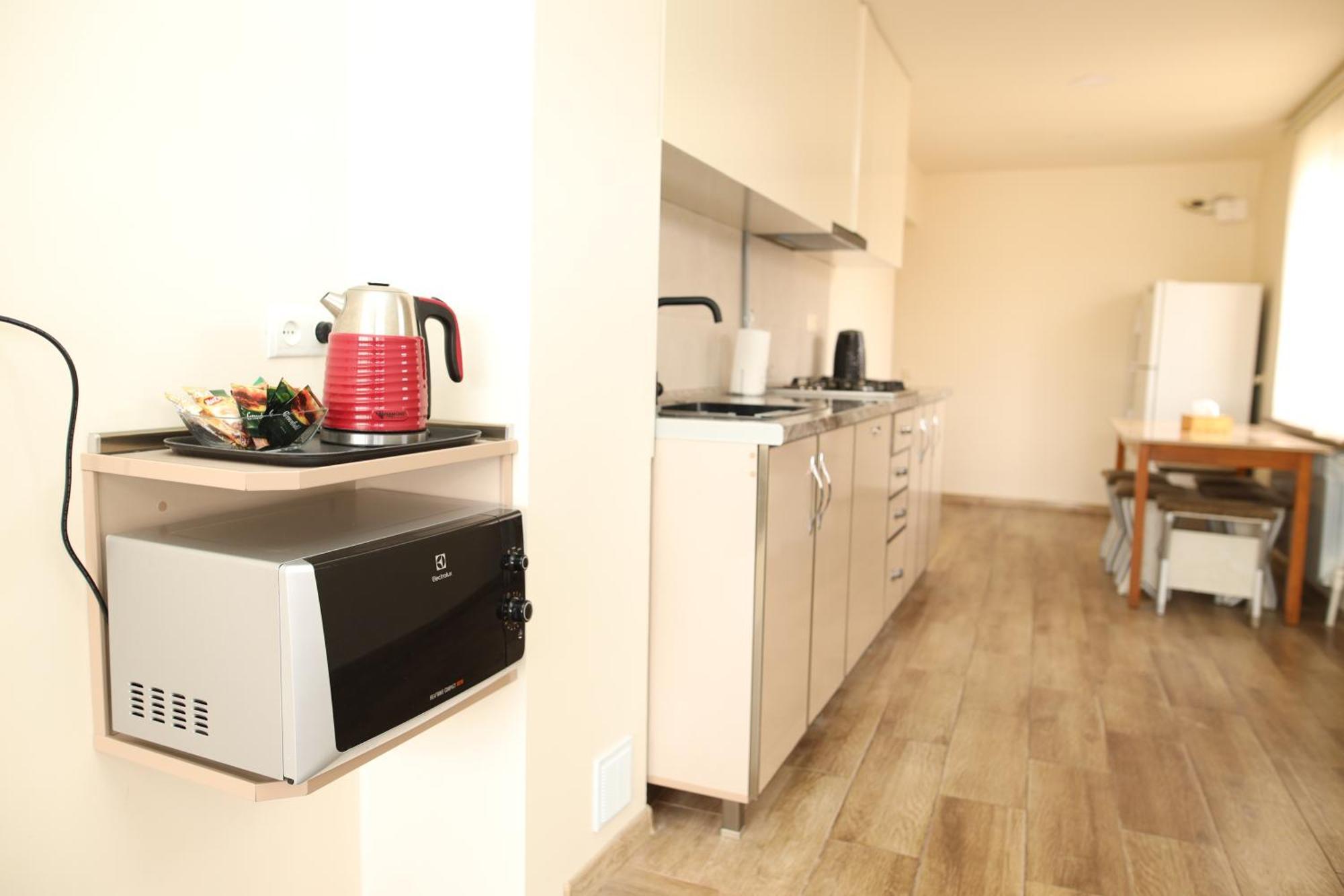 Hayi Tun Guest House Горис Екстериор снимка